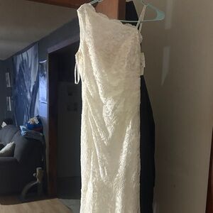 Chic One-Shoulder Lace Dress in Cream